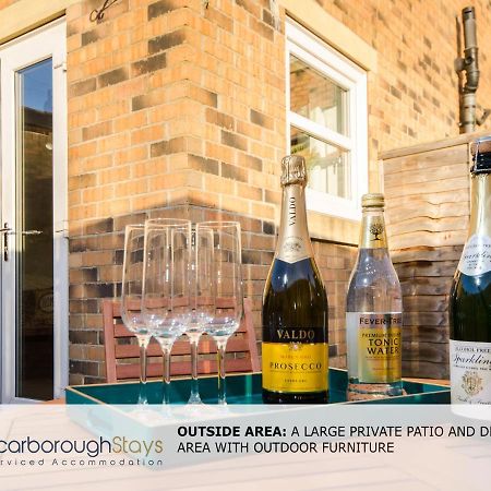 Hibernia Place, 3 Bedroom Townhouse With Patio & Seating Area - Free Parking 스카버러 외부 사진