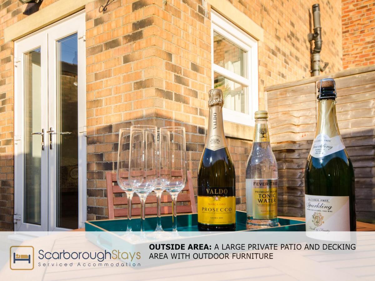 Hibernia Place, 3 Bedroom Townhouse With Patio & Seating Area - Free Parking 스카버러 외부 사진