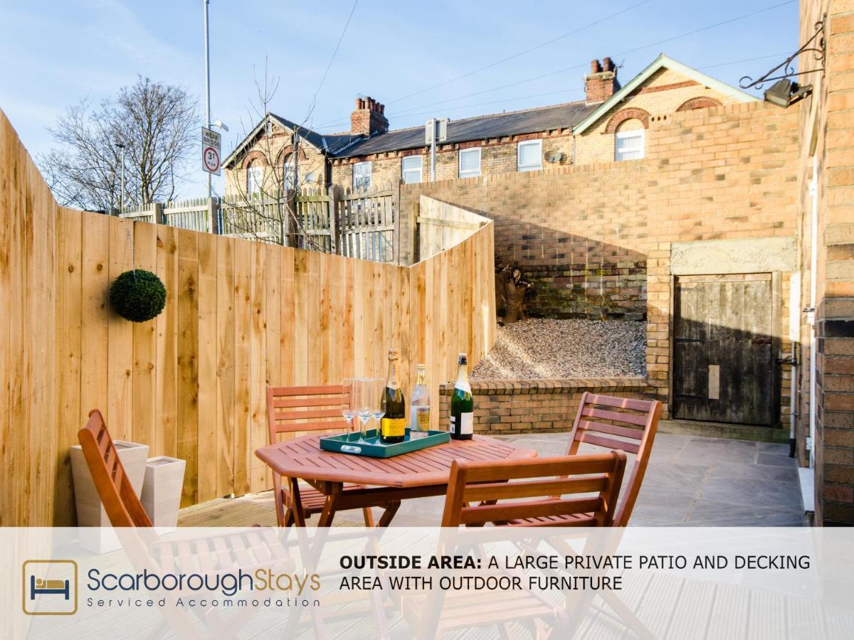 Hibernia Place, 3 Bedroom Townhouse With Patio & Seating Area - Free Parking 스카버러 외부 사진