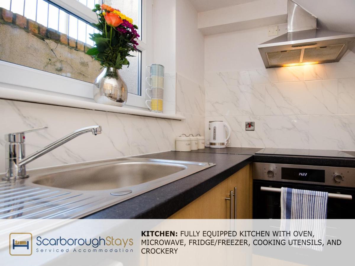 Hibernia Place, 3 Bedroom Townhouse With Patio & Seating Area - Free Parking 스카버러 외부 사진
