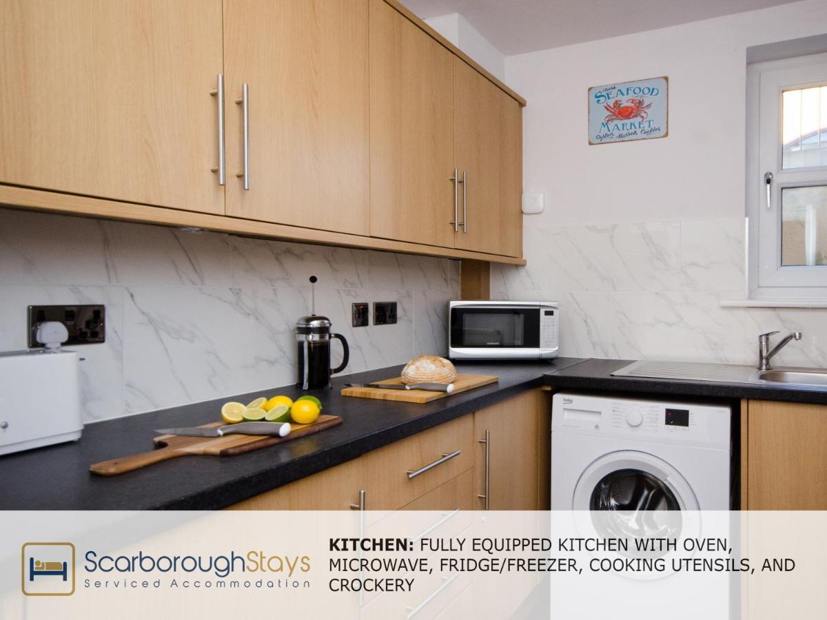 Hibernia Place, 3 Bedroom Townhouse With Patio & Seating Area - Free Parking 스카버러 외부 사진