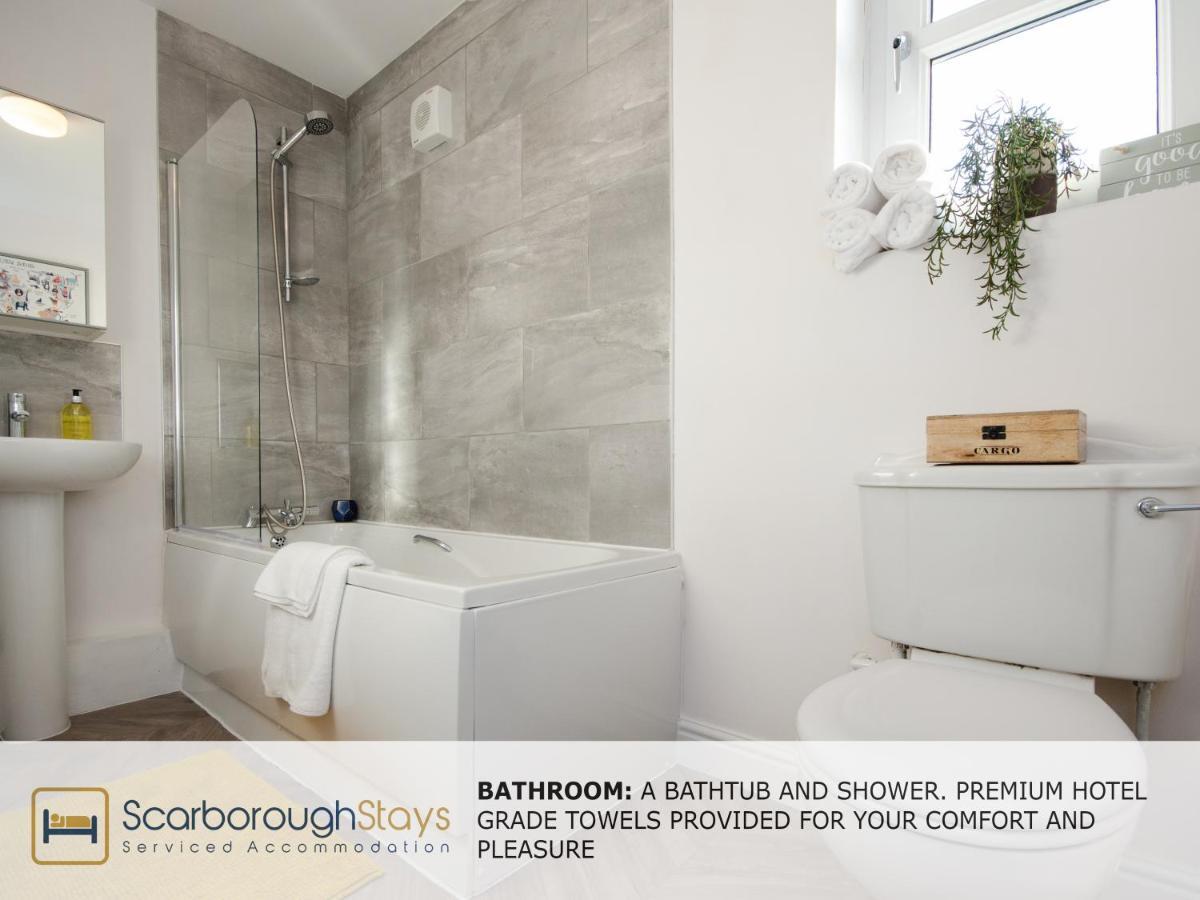 Hibernia Place, 3 Bedroom Townhouse With Patio & Seating Area - Free Parking 스카버러 외부 사진